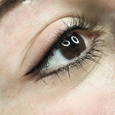 Entdecken Sie unsere professionellen Permanent Make-Up-Techniken, für dauerhaft strahlende und betonte Augen und einen perfekten Eyeliner.